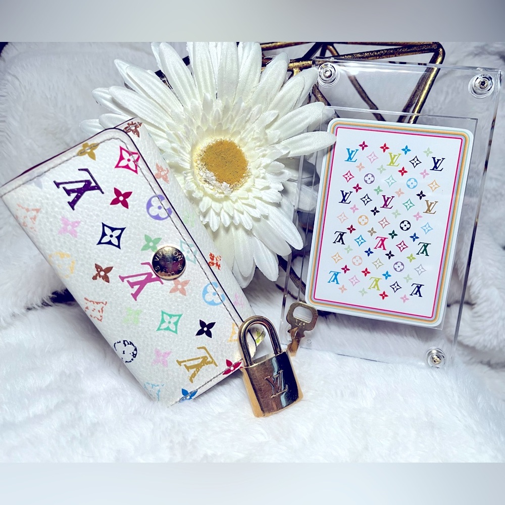 BEAUTIFUL LOUIS VUITTON WHITE MURAKAMI BUNDLE OF 4! KEY HOLDER, LOCK, KEY, CARD